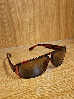 Vintage Tortoiseshell Brown/red Black dark Lense Sunglasses